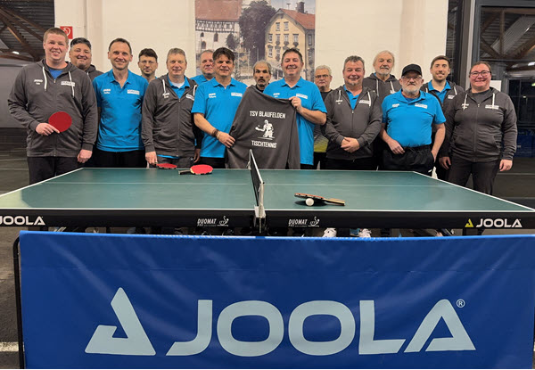 Neue Kleidung für die Tischtennisler
